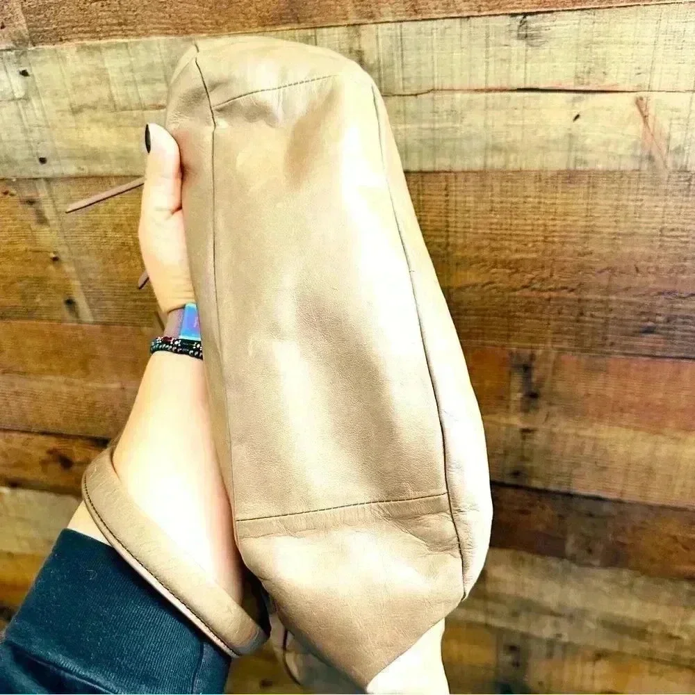 NWOT Hobo International Leather Tote